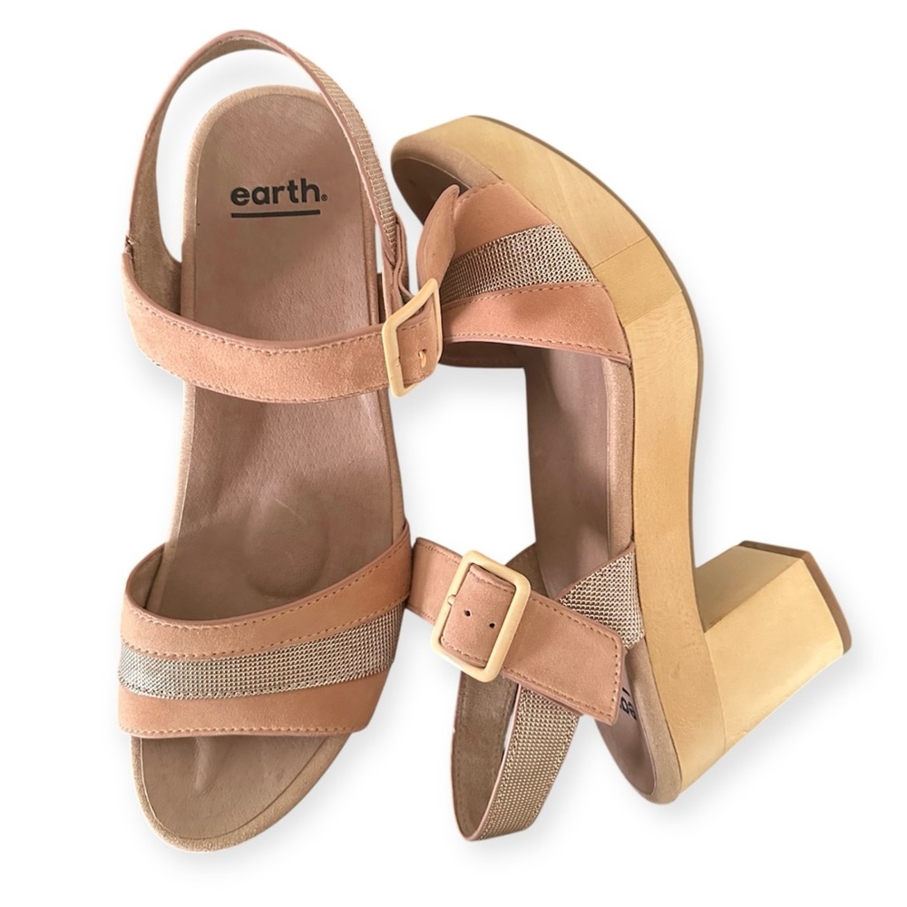 Earth Chestnut Platform Sandals